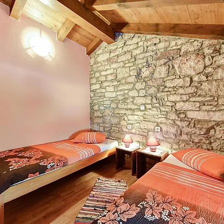 2 Bedroom Gorgeous Home In Peruski Peruski