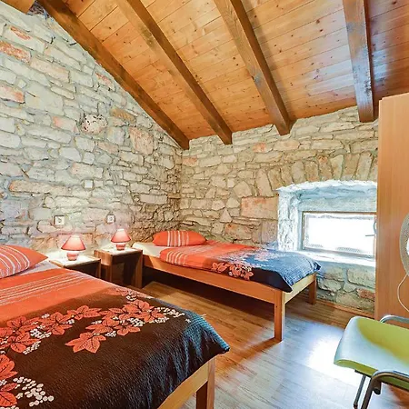 2 Bedroom Gorgeous Home In Peruski Peruski