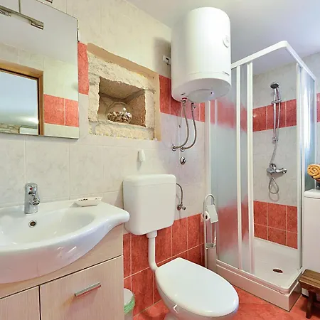 Holiday home 2 Bedroom Gorgeous Home In Peruski Peruski