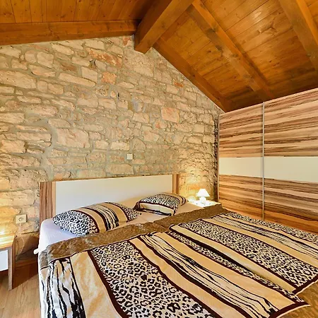 2 Bedroom Gorgeous In *