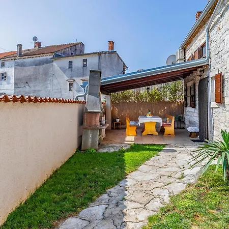 2 Bedroom Gorgeous In Casa de Férias