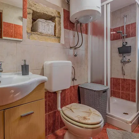 Holiday Home Peruski Peruski Vakantiehuis *