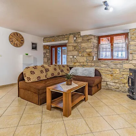 Holiday Home Peruski Peruski Vakantiehuis Peruški