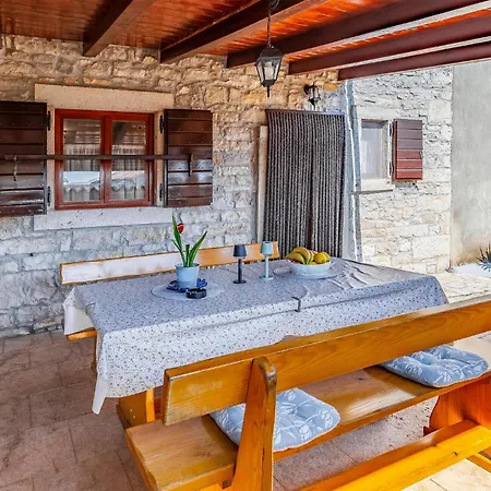 Holiday Home Peruski Peruski