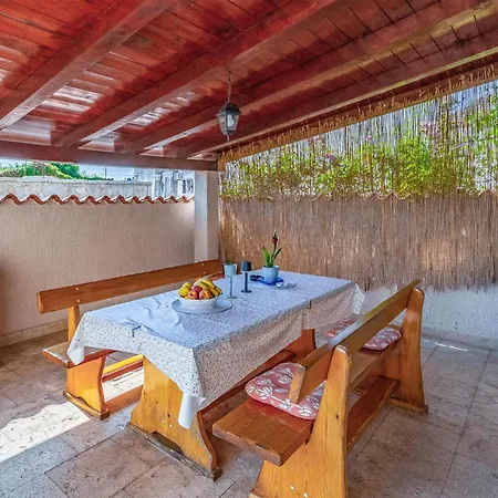 Vakantiehuis Holiday Home Peruski Peruski